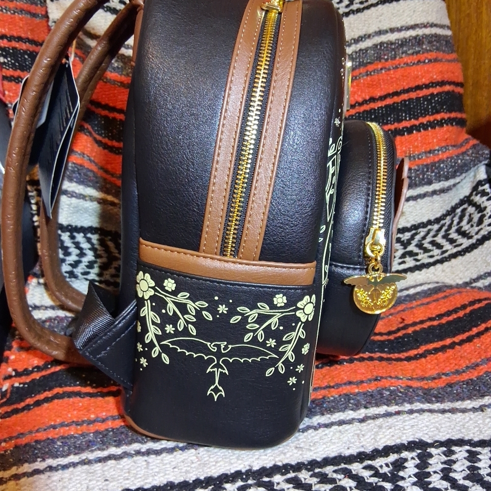 Loungefly How to Train Your Dragon Mini Backpack Glow In The Dark NWT BAM - Picture 4 of 6